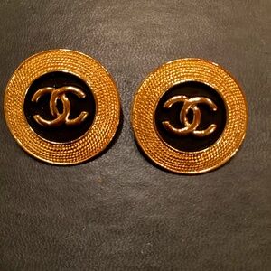Vintage Chanel Signature Clip Earrings stunning